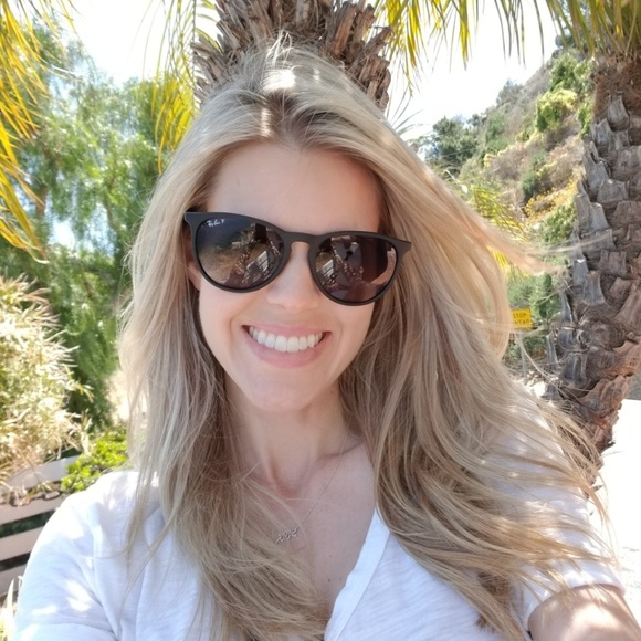 Meet your Posher, Audrey - Picture 1 of 3